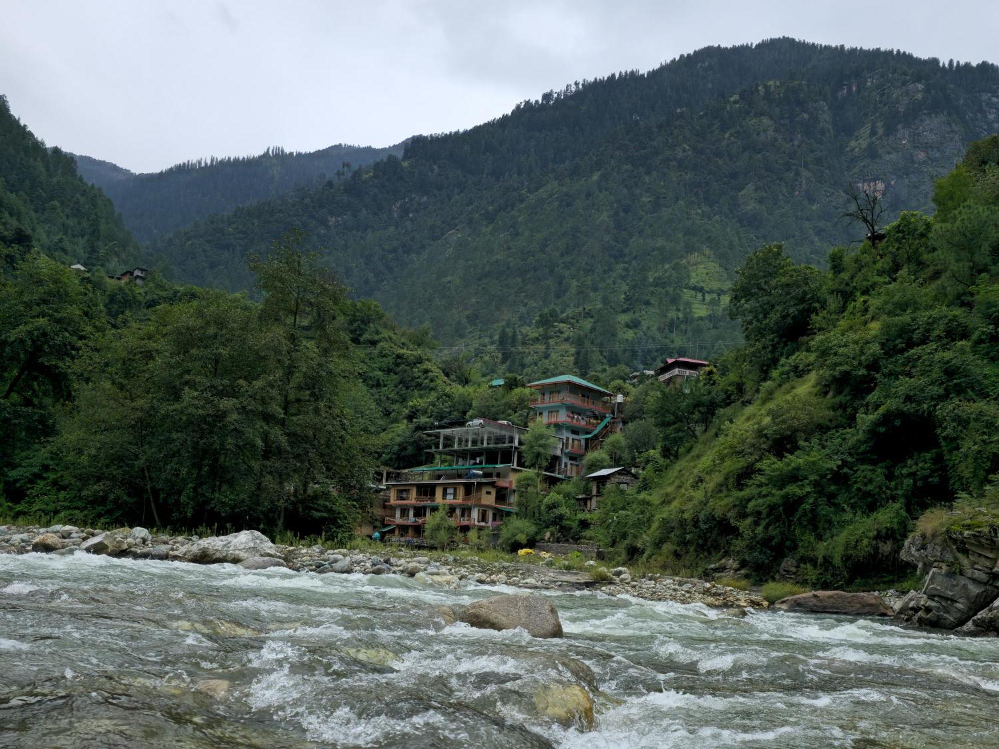 Sharda Resort-Tirthan Valley Banjār 外观 照片
