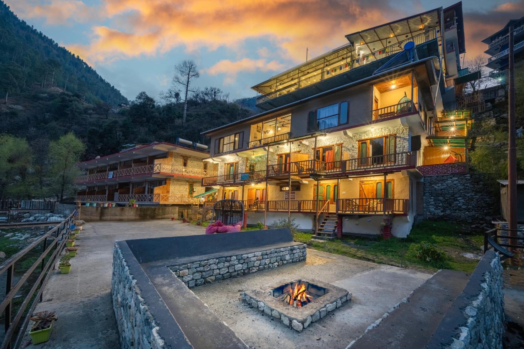Sharda Resort-Tirthan Valley Banjār 外观 照片